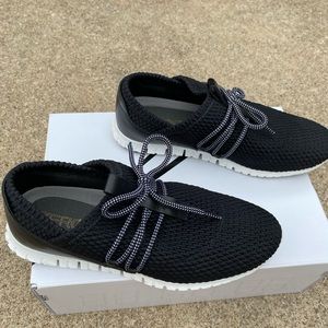 Cole Haan walking sneakers size 7.0